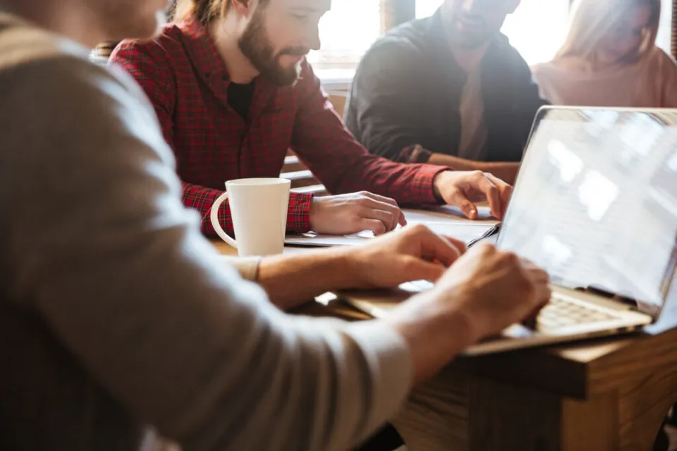Agencia full service vs. especializada: cuál elegir