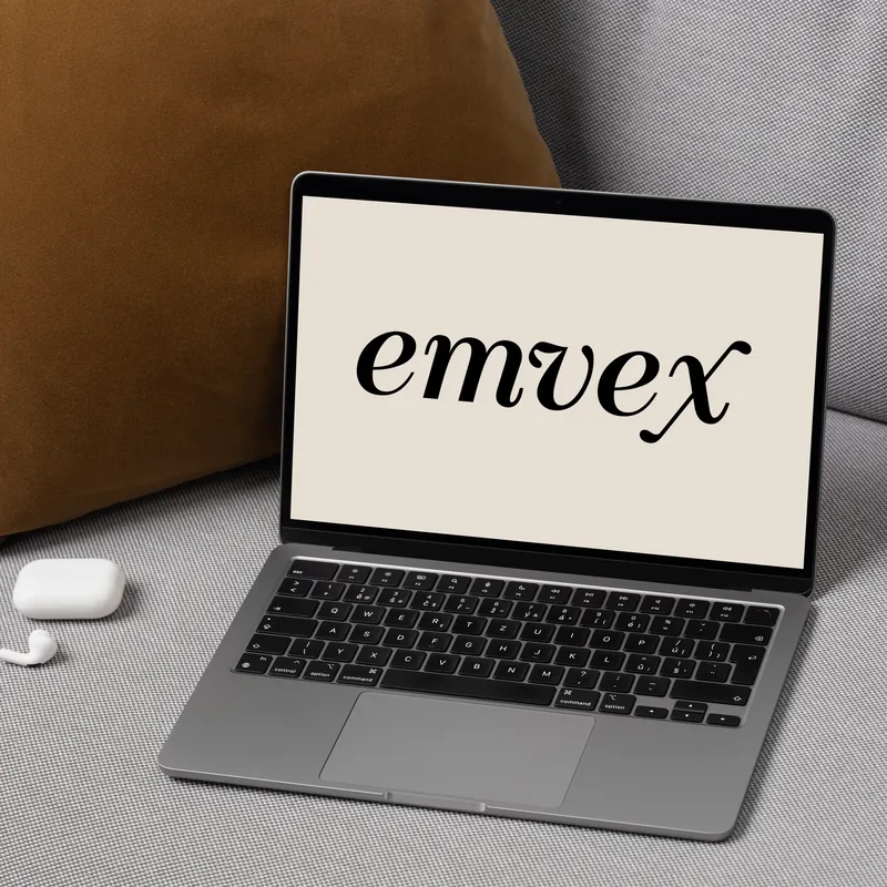 Logo y brand board diseñado por Mejor Digital para una marca de artículos para el hogar, imagen 1 de 2